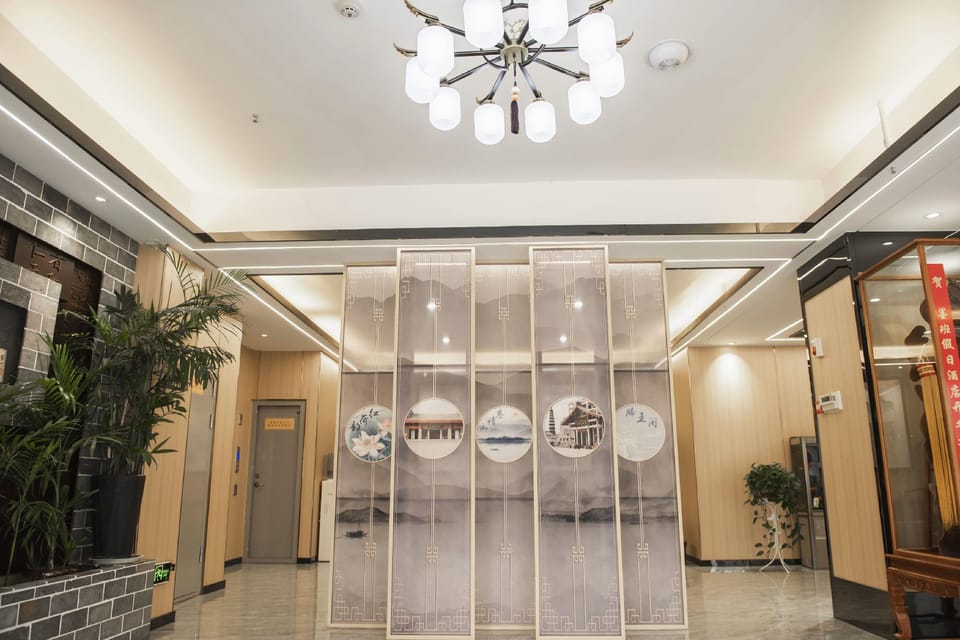 Moban Holiday Hotel (Tengzhou Railway Station Branch) Hotel in Jiangsu