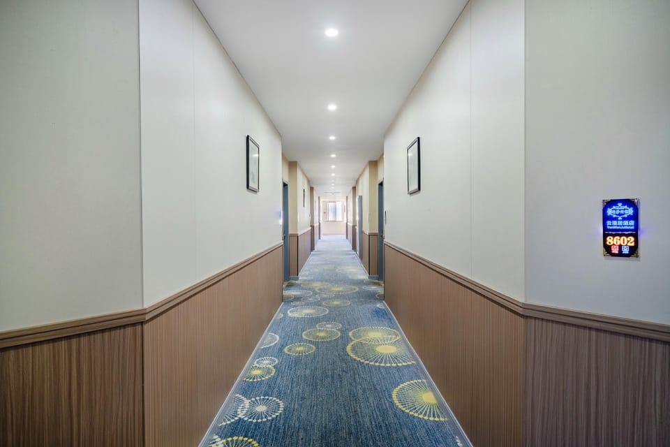 Yunmanju Hotel (Zhuji Baolong Plaza Branch) Hotel in Hangzhou