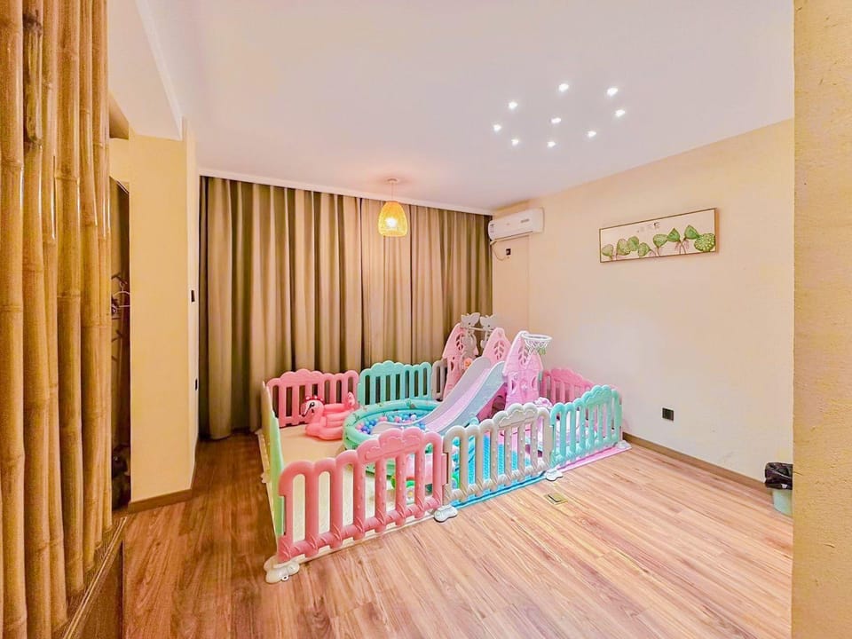 Qingya Fishing Village Resort Hotel in Hangzhou