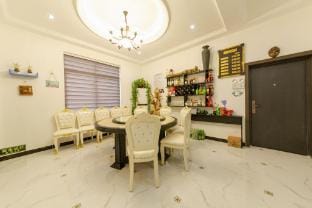 Yingpenglou Homestay Hotel in Shanghai
