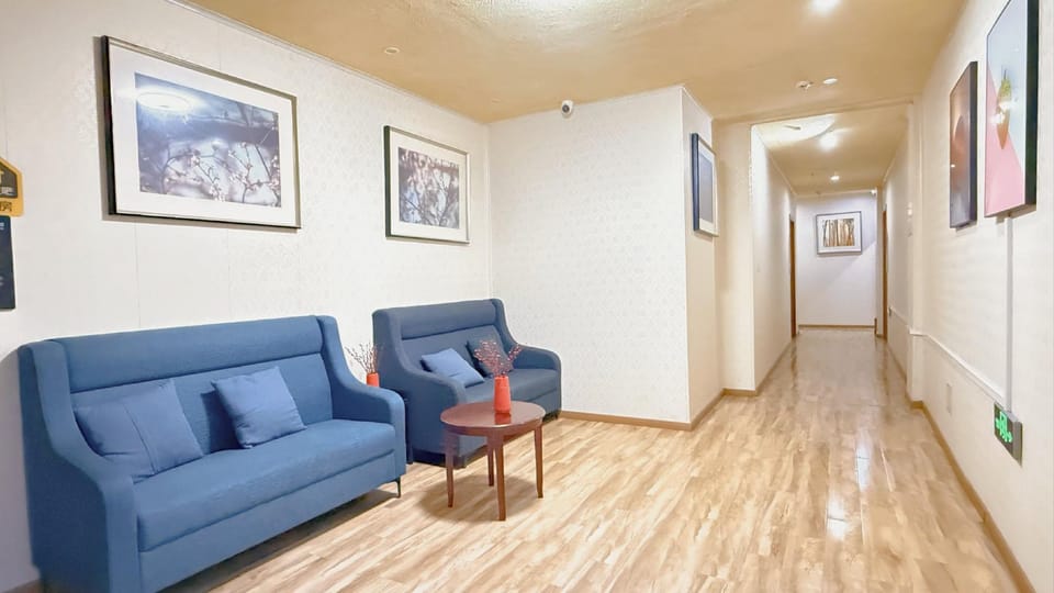 Golden Point Esports Hotel (Nanjing Lukou Airport Branch) Hotel in Nanjing