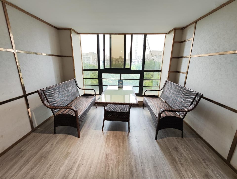 New Guolian Hotel (Huzhou Yishang Street Branch) Hotel in Suzhou