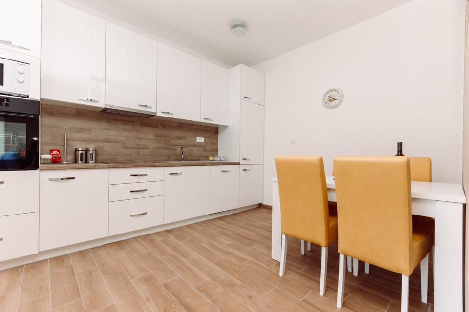 Waterfront Apartment Petrovina Hotel in Dobrota