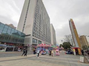 Shanghai Yijia Homestay (Jinshan Wanda Branch) Hotel in Shanghai