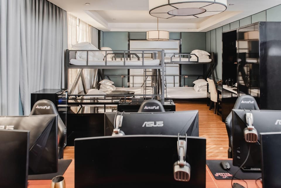 Xin Hongbang Esports Hotel (Fenghua Wanda Plaza Branch) Hotel in Zhejiang