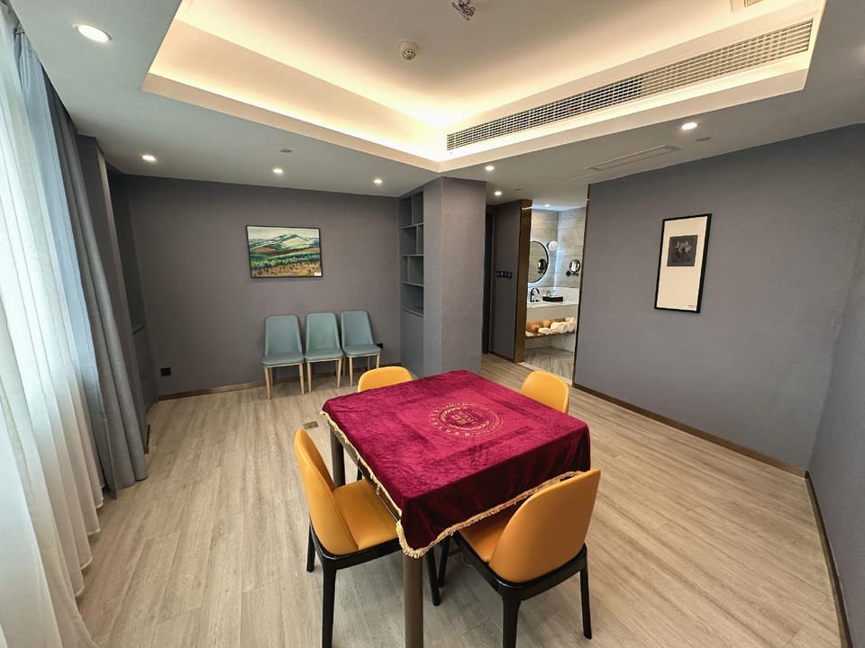 Longzhou Zhuguo Hotel (Hongbajun Square Branch) Hotel in Laos