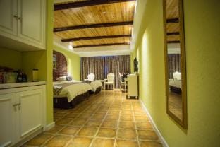 Quzhou Tianyu Theme Hotel (Wuyue Plaza Branch) Hotel in Zhejiang