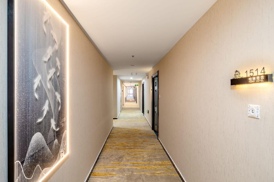 Bairui Hotel (Xuzhou Wanda Plaza Yunlong Huafu Branch) Hotel in Jiangsu