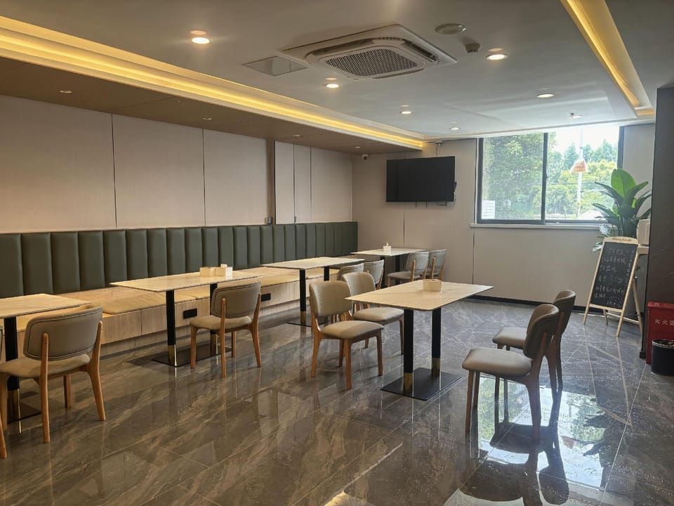 GreenTree Inn Express (Lukou Airport Xinghancheng Branch) Hotel in Nanjing