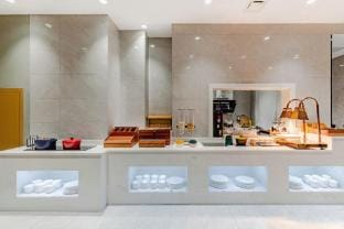 Qingmu Platinum Hotel (Ma'anshan East High-speed Railway Station Cihuhe Road) Hotel in Nanjing