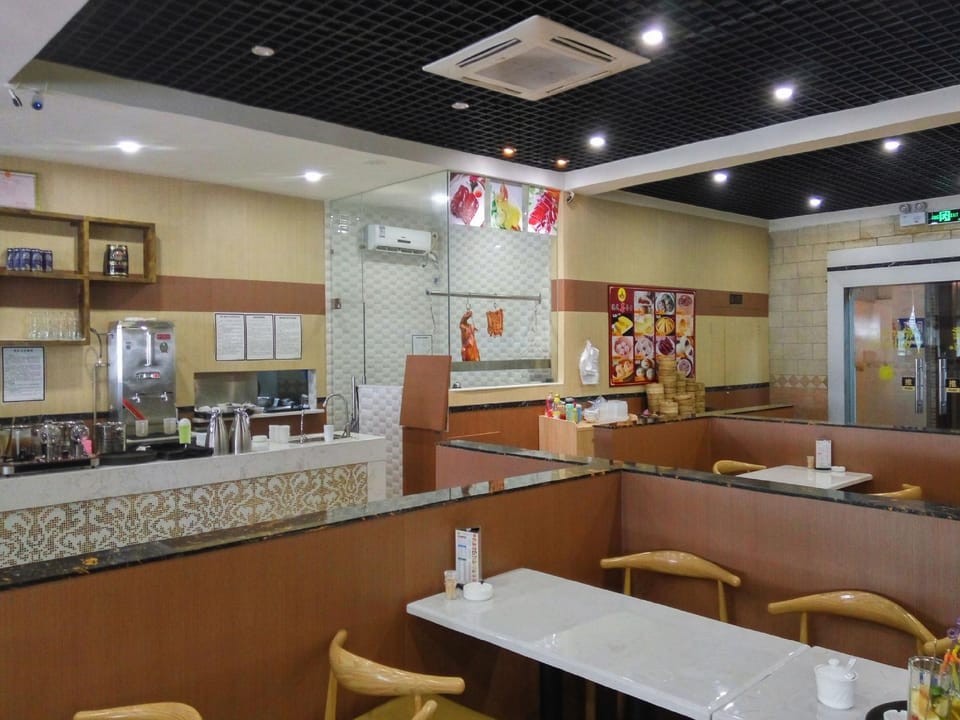 Mong Kok Hotel Hotel in Hainan