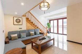 Yishun Shanhe Homestay Hotel in Zhejiang