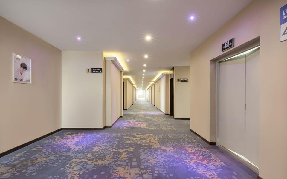Holiday Inn Cloud (Baihua Road Branch) Hotel in Jiangsu