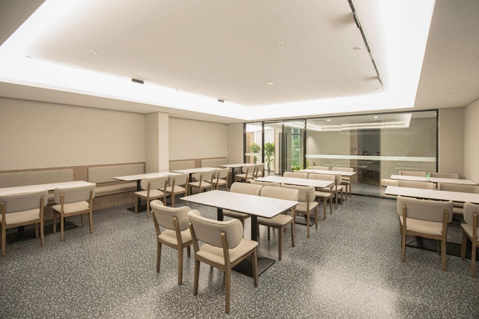 Qingmu Platinum Hotel (Nanjing Tiexinqiao Metro Station Sanjiang College Branch) Hotel in Nanjing