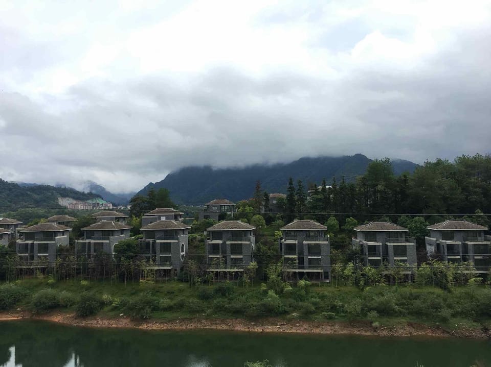 Pinghu Holiday Hotel Hotel in Zhejiang