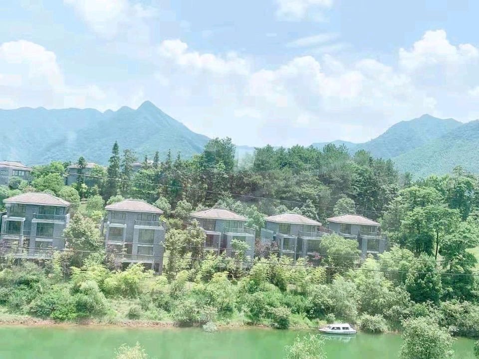 Pinghu Holiday Hotel Hotel in Zhejiang