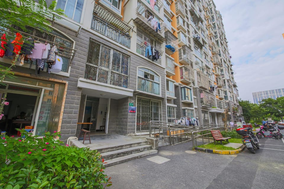 Yanhao Apartment (Shanghai Hongqiao Railway Station Branch) Hotel in Shanghai