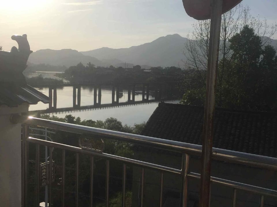 Tea Farmer Inn (Taohuatan Scenic Area Branch) Hotel in Zhejiang