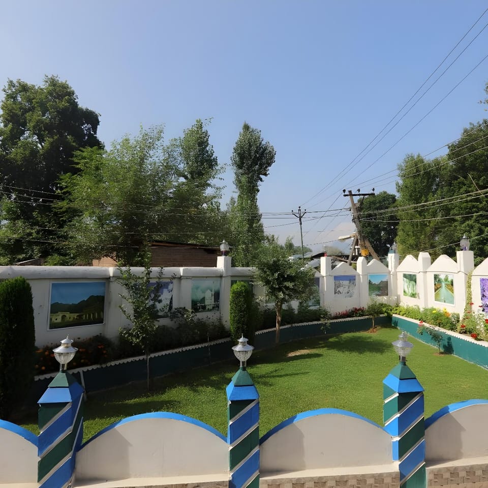 Gulab Resort Apartment hotel in India