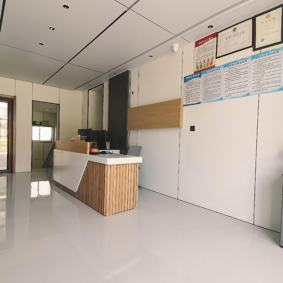 Slow Walk Inn (Yuntaishan Scenic Area Branch) Hotel in Jiangsu