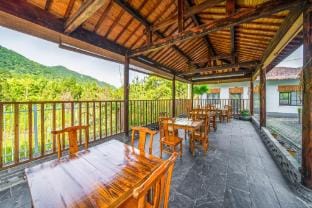 Lotus Origin · Wilderness Luxe Scenic Family Retreat (Ningguo Wannan  Highway Branch) Hotel in Zhejiang