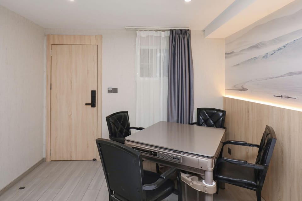 Qingfeng Chain Hotel (Nanjing Maigaoqiao Metro Station Flagship Store) Hotel in Nanjing