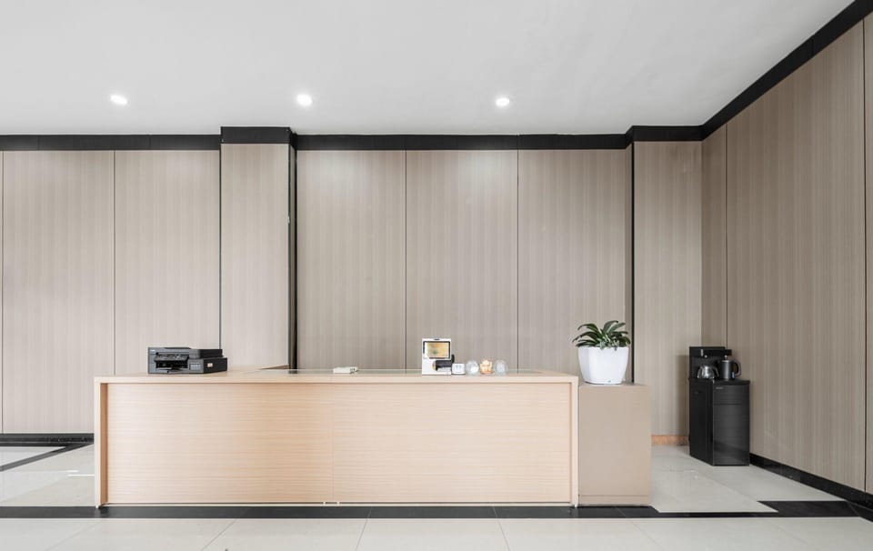 Guidu Garden Hotel (Baolong Plaza Branch) Hotel in Zhejiang