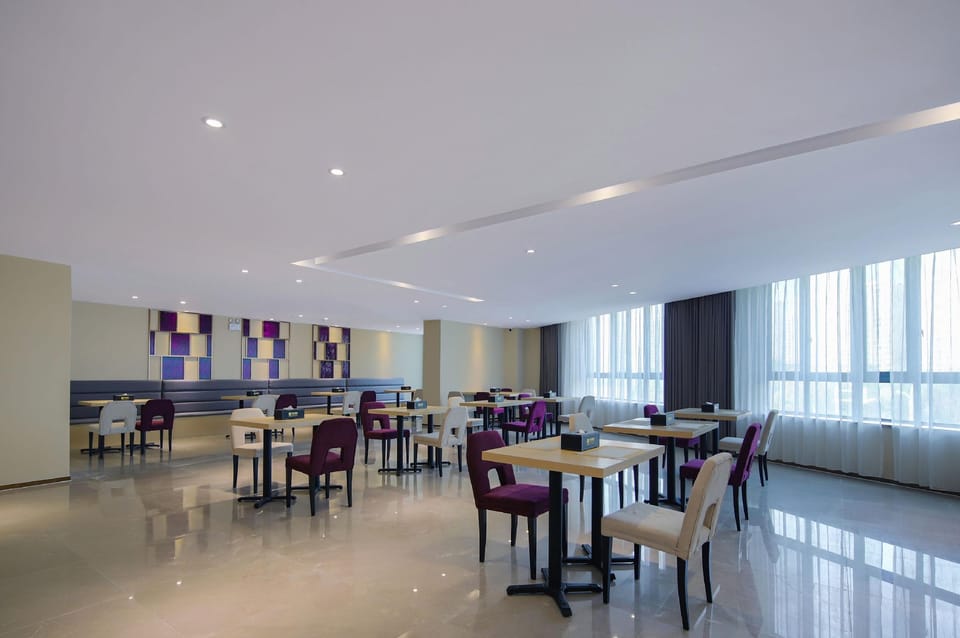 Lavande Hotel (Suqian Susu Industrial Park Wuyue Plaza Branch) Hotel in Jiangsu