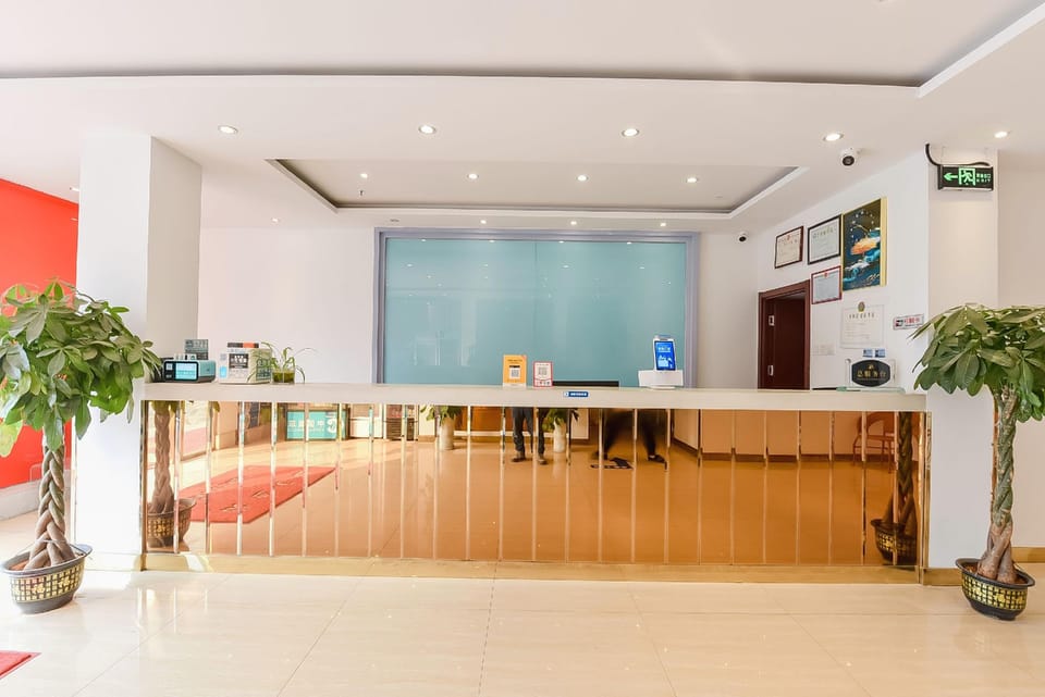 Grand Court Boutique Hotel (Ma'anshan Auchan Branch) Hotel in Nanjing