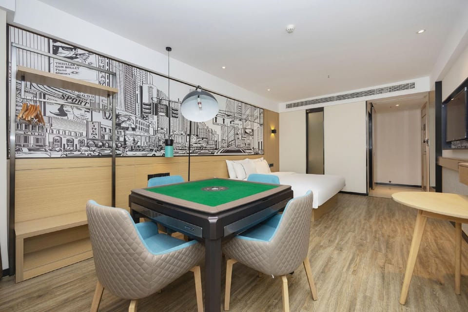 Sanyin High-Altitude Hotel (Haiyan Science and Technology City Branch) Hotel in Zhejiang