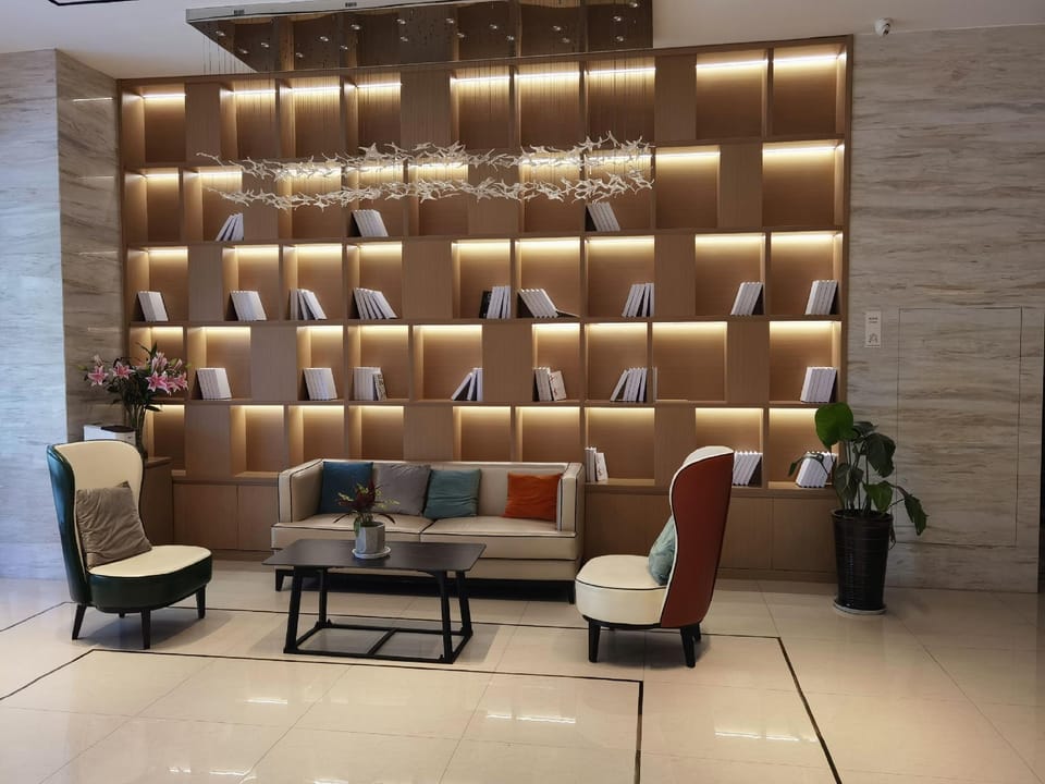 Sanyin High-Altitude Hotel (Haiyan Science and Technology City Branch) Hotel in Zhejiang