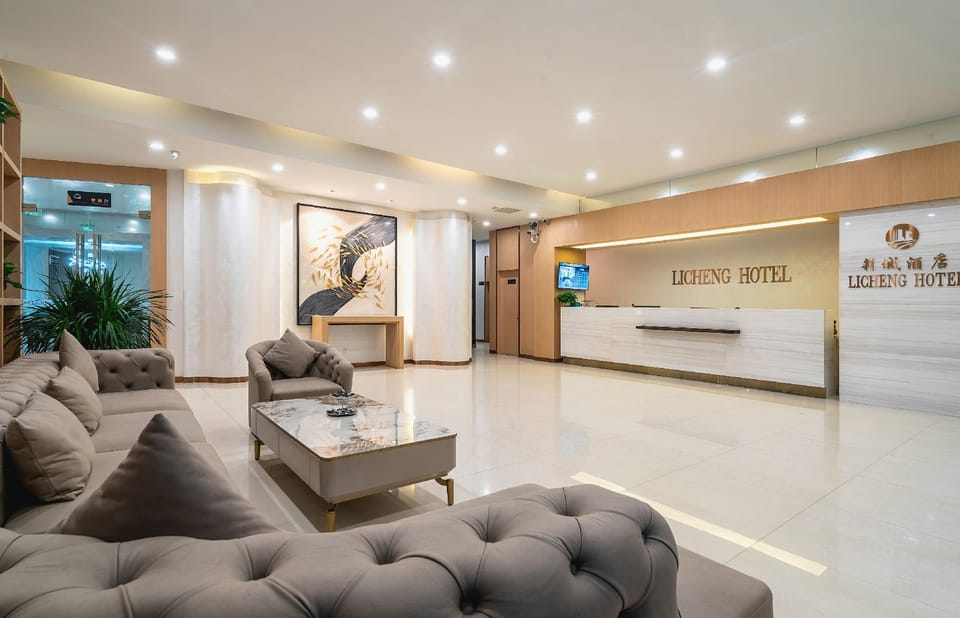 Parisley City Hotel (Haining Railway Station Branch) Hotel in Hangzhou
