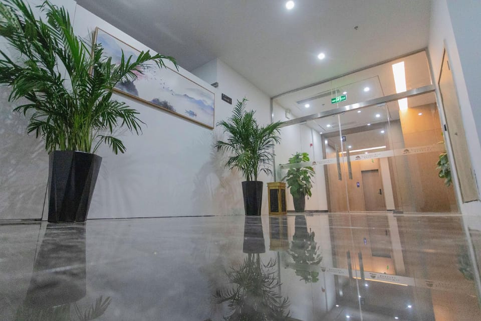 Oak Bay Holiday Hotel (Delta Park Branch) Hotel in Jiangsu