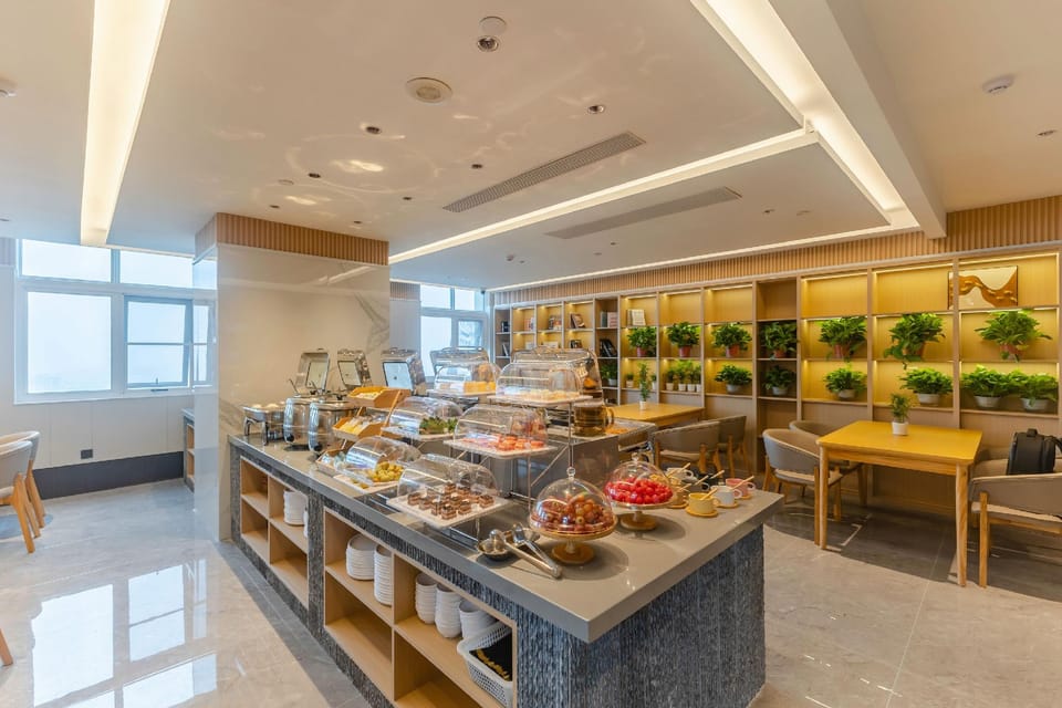 Earl's Family Hotel (Yangde East Road Branch of Xuancheng High-speed Railway Station) Hotel in Zhejiang