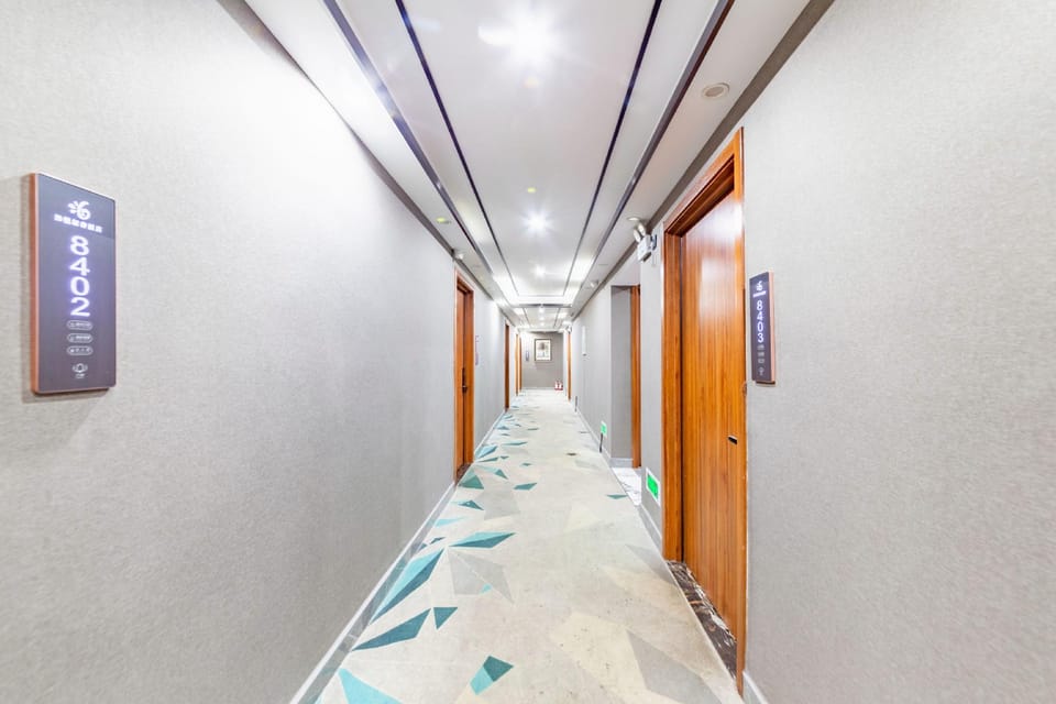 Parkview Luxury Hotel (Qujiang Yintai City Branch) Hotel in Zhejiang