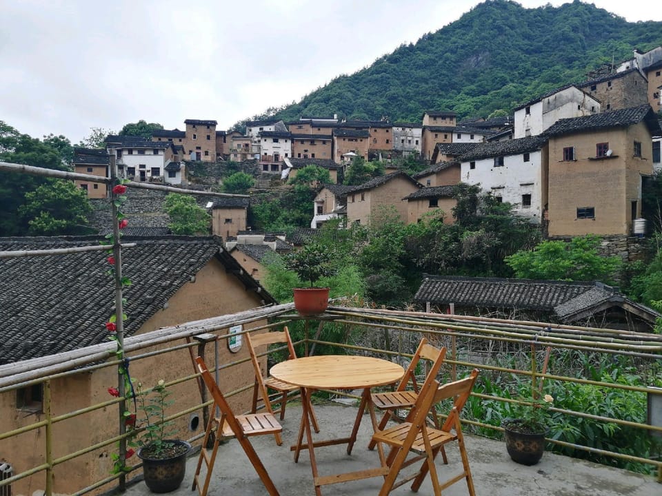 Brothers Farmhouse Hotel in Hangzhou
