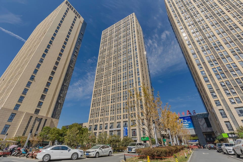Dolphin Light Stay Smart Esports Hotel (Nanxiang Auto City Branch) Hotel in Jiangsu