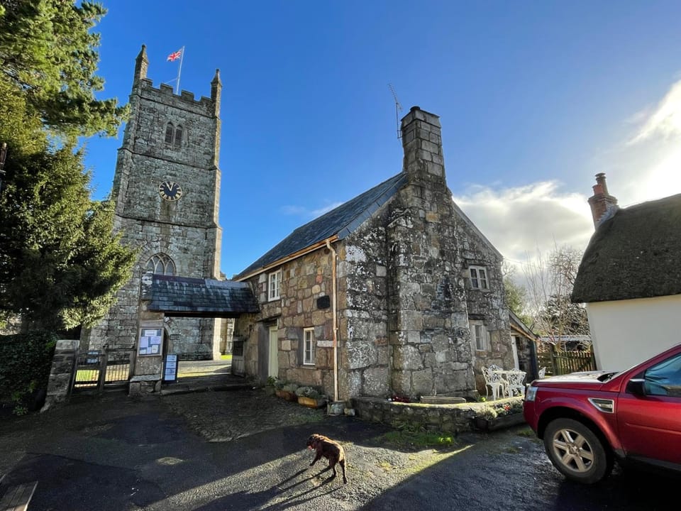Drewe Arms Bunk Rooms & Church Cottage Hostel in Teignbridge