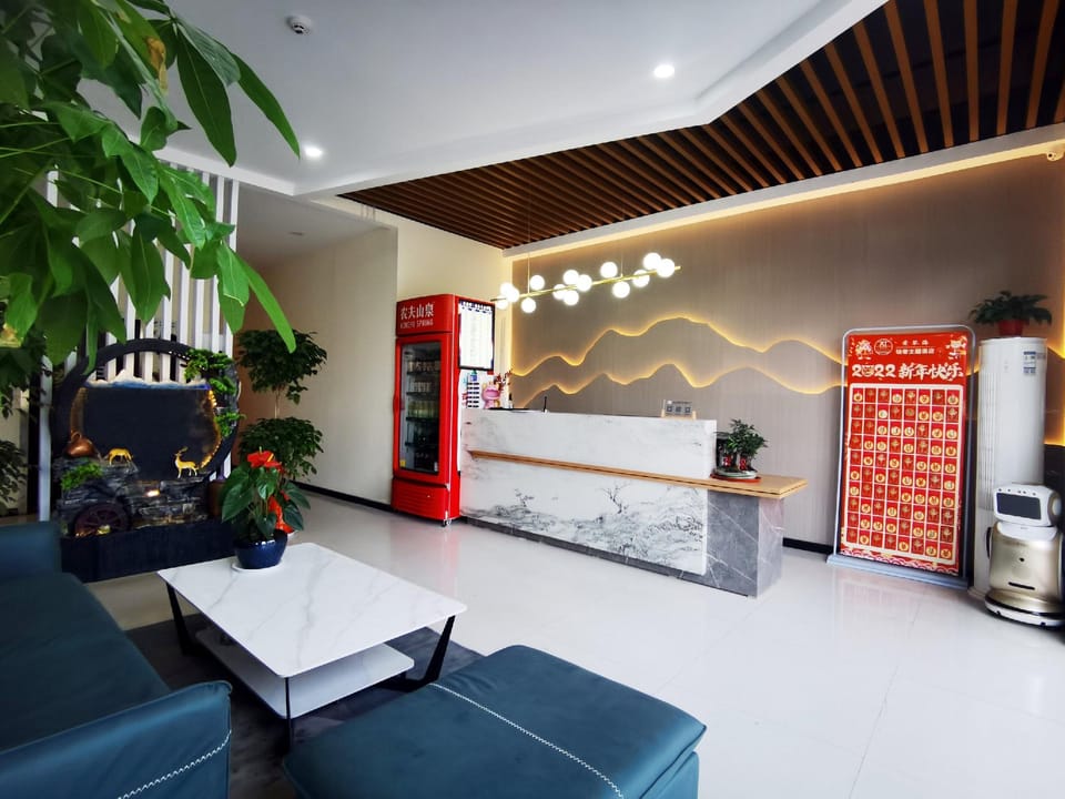 Aegean Luxury Theme Hotel (Peach Blossom Branch) Hotel in Jiangsu