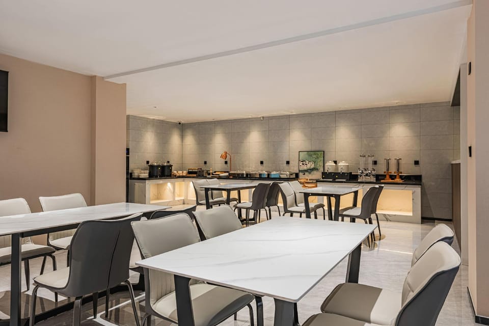 Huaju Hotel (Yangzhou Slender West Lake Wutinglong Toy City Branch) Hotel in Jiangsu