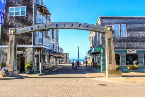209 Gritz's Hideaway Hotel in Newport