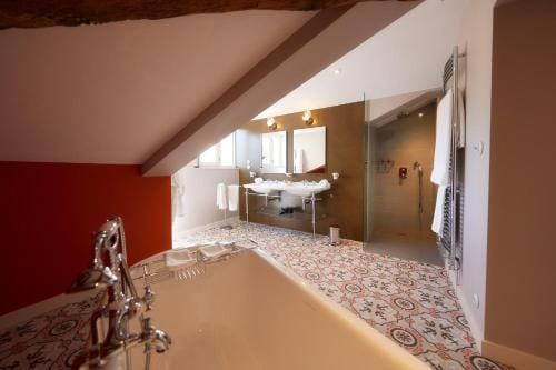 Prosper Maufoux - Chateau de Saint-Aubin Hotel in Bourgogne-Franche-Comté