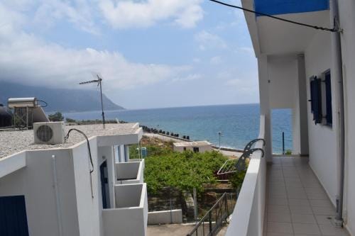 Zorbas Studios Hotel in Crete