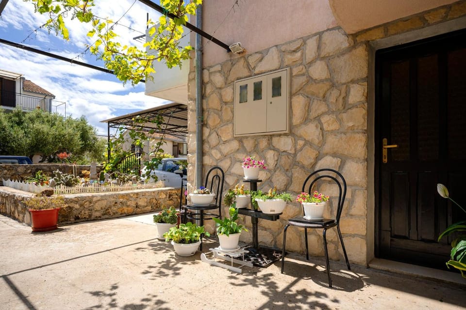 Apartments Zlata Hotel in Stari Grad