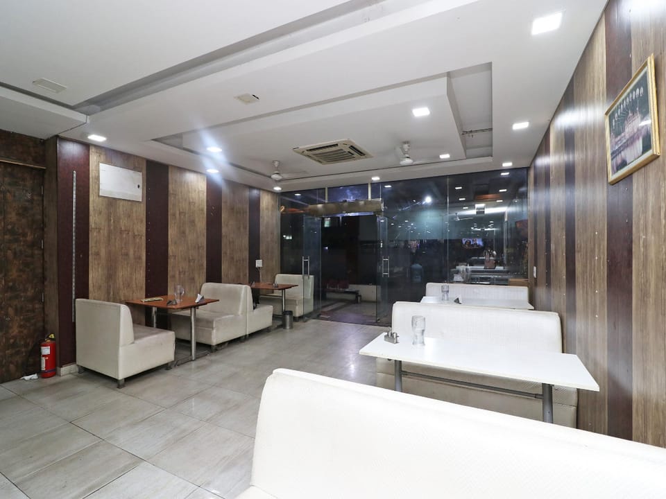 Collection O Hotel City Point Hotel in Gurugram