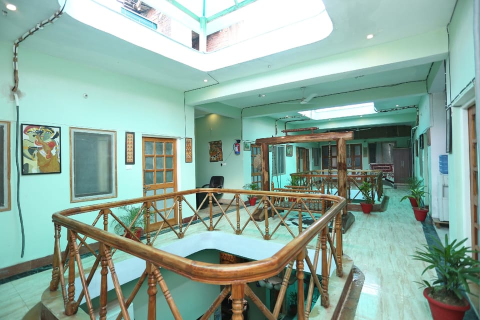 Collection-O Sara Grand Near Ram Manohar Lohia hospital Hotel in Lucknow