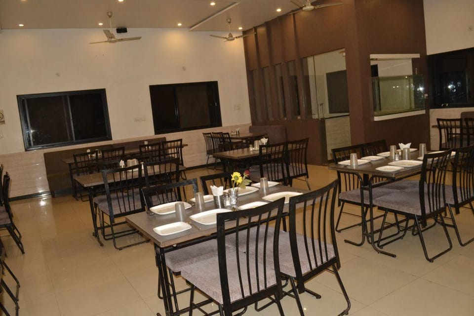 Hotel Safari Lodge in Maharashtra