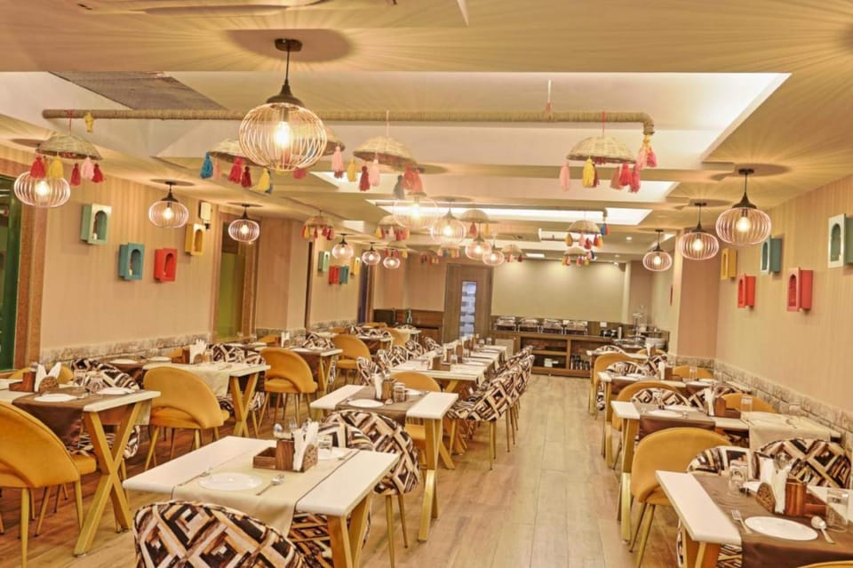 Sunday Luxury Creek Premier Hotel in Dubai