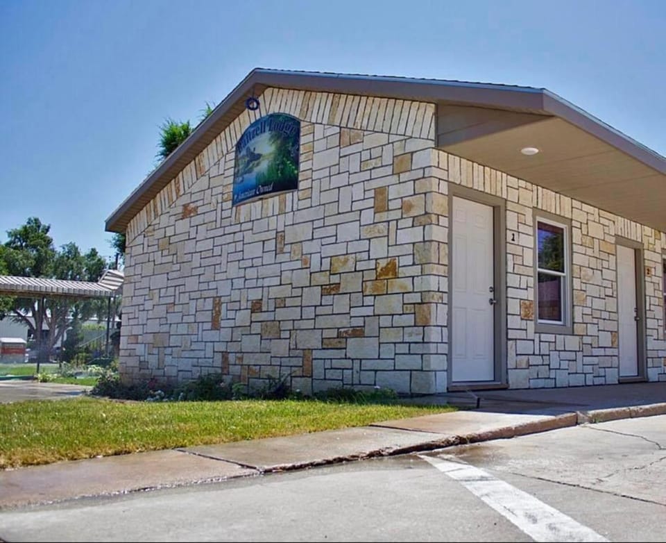 Baltzell Lodge Hotel in Kansas