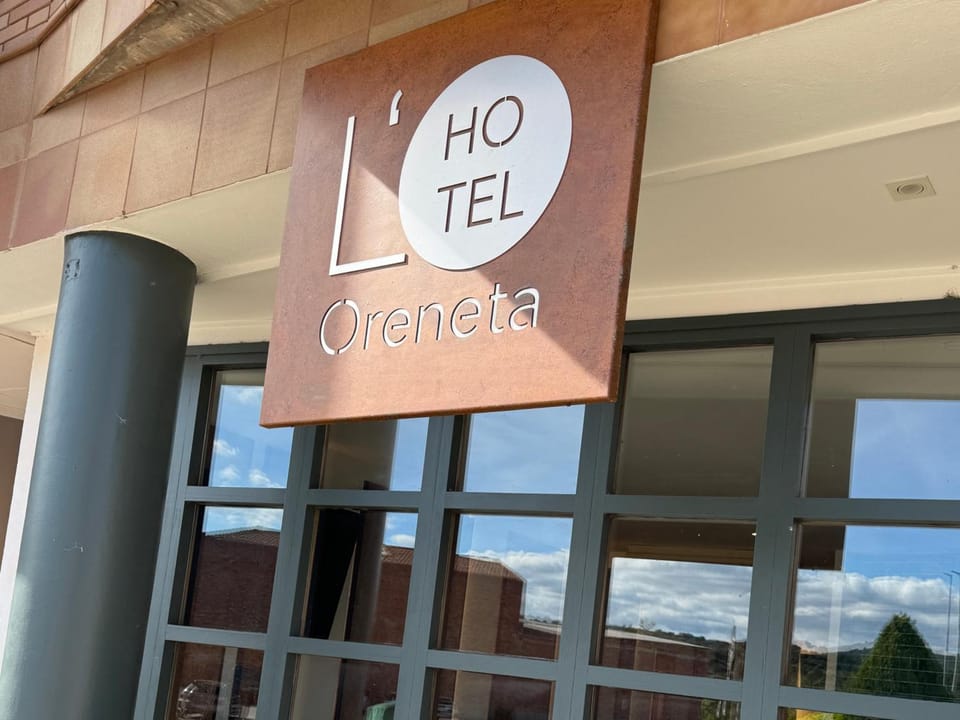 HOTEL ORENETA - Gironella Hotel in Berguedà